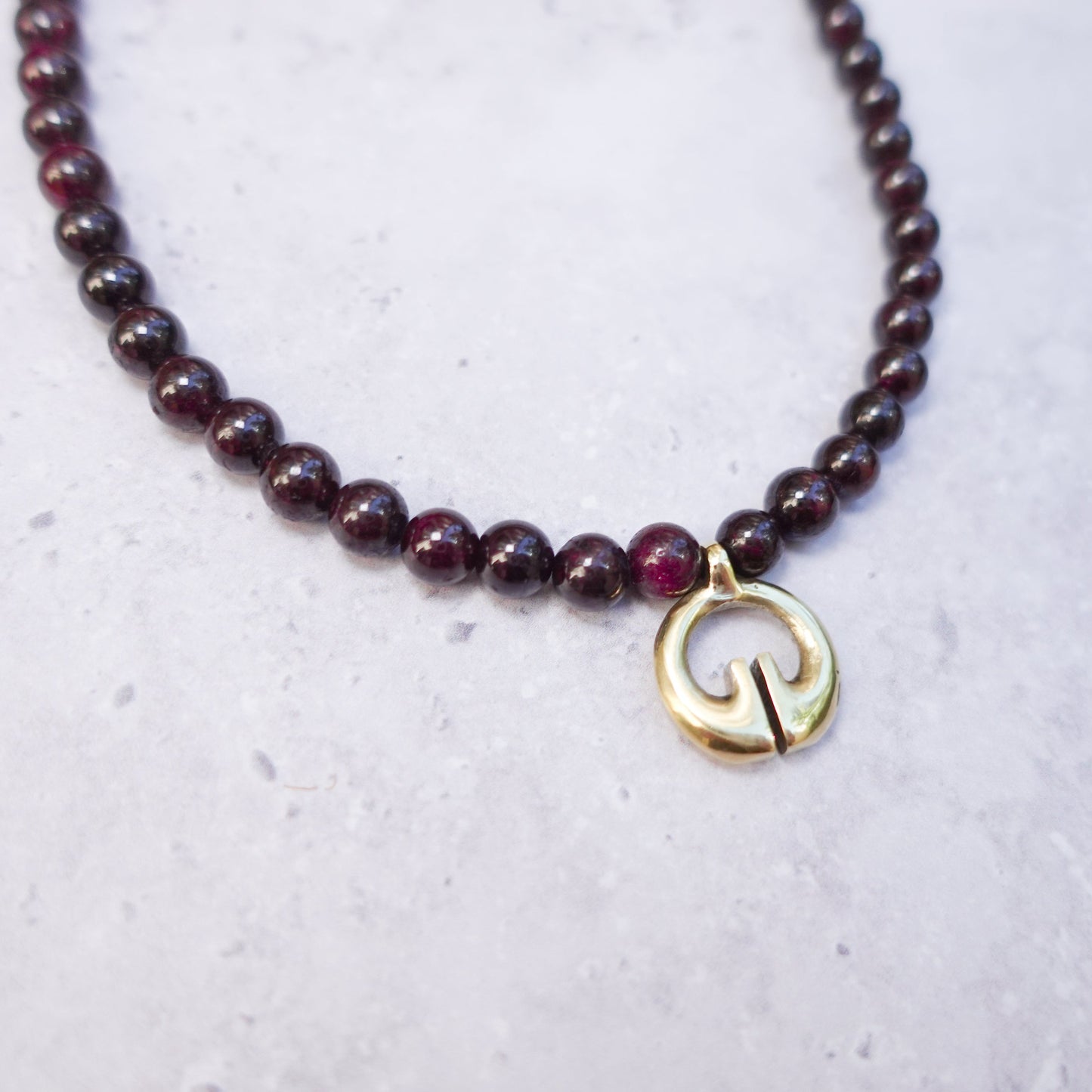 Kananumoan Necklace - Garnet