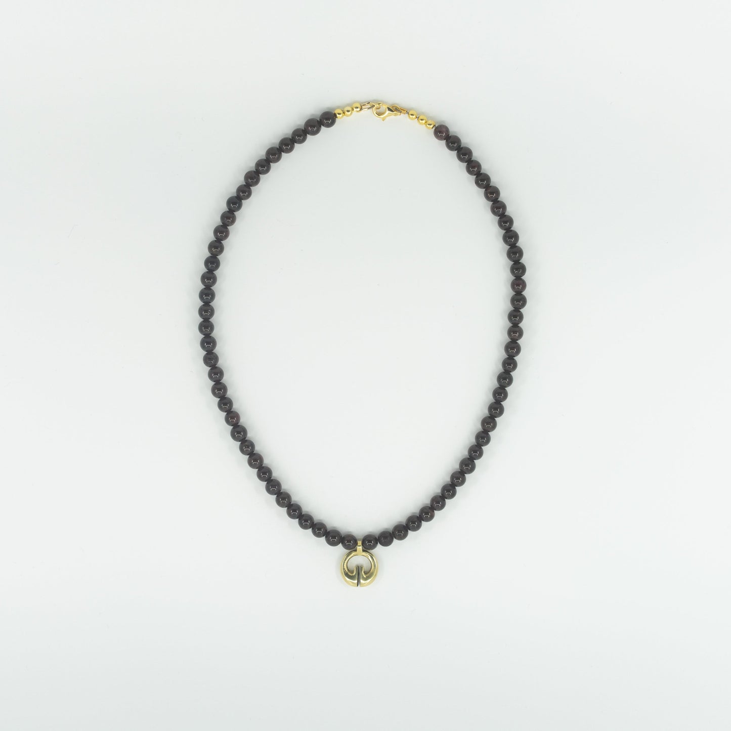 Kananumoan Necklace - Garnet